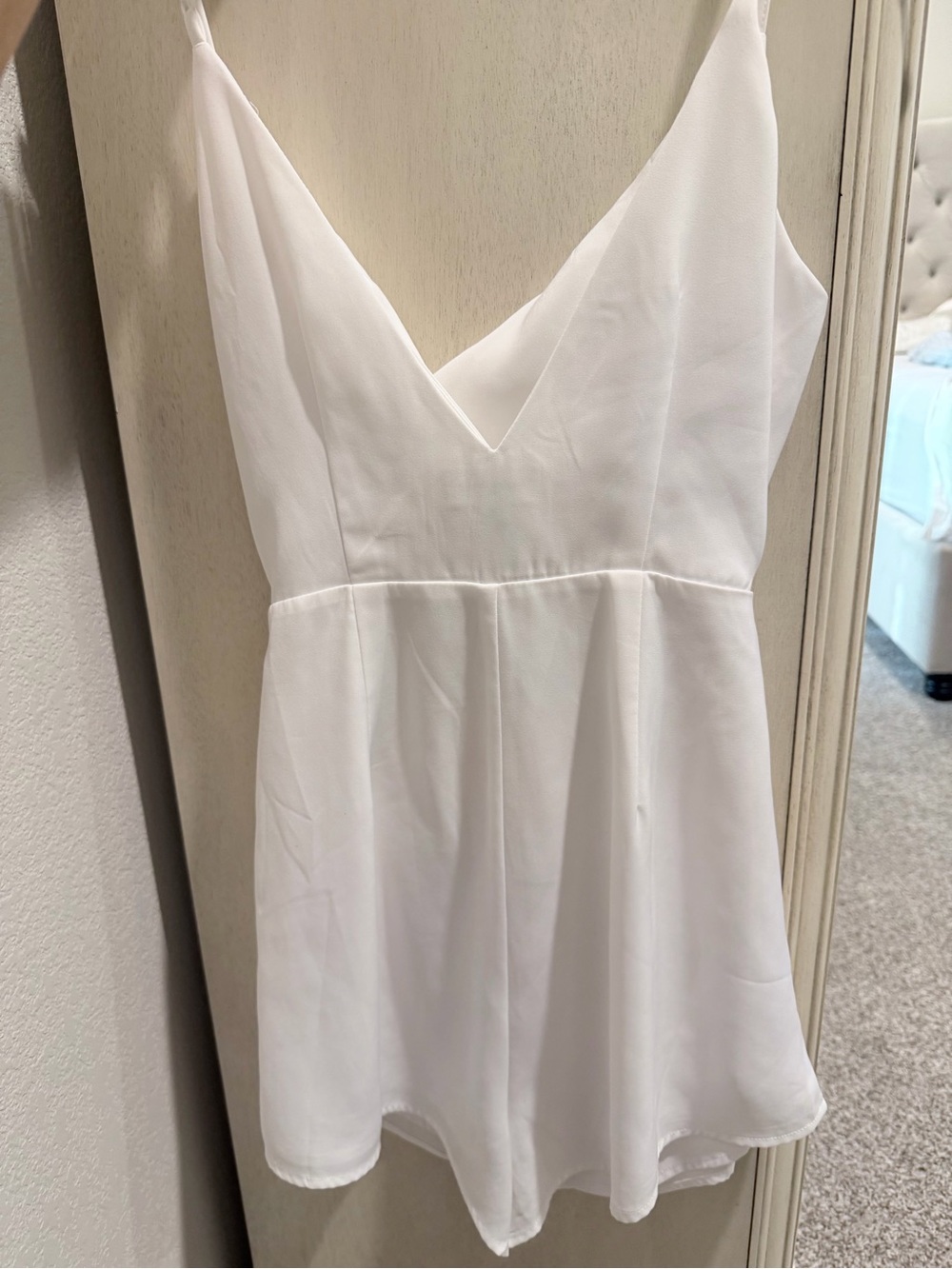 superdown White V-Neck Spaghetti Strap Romper size small new